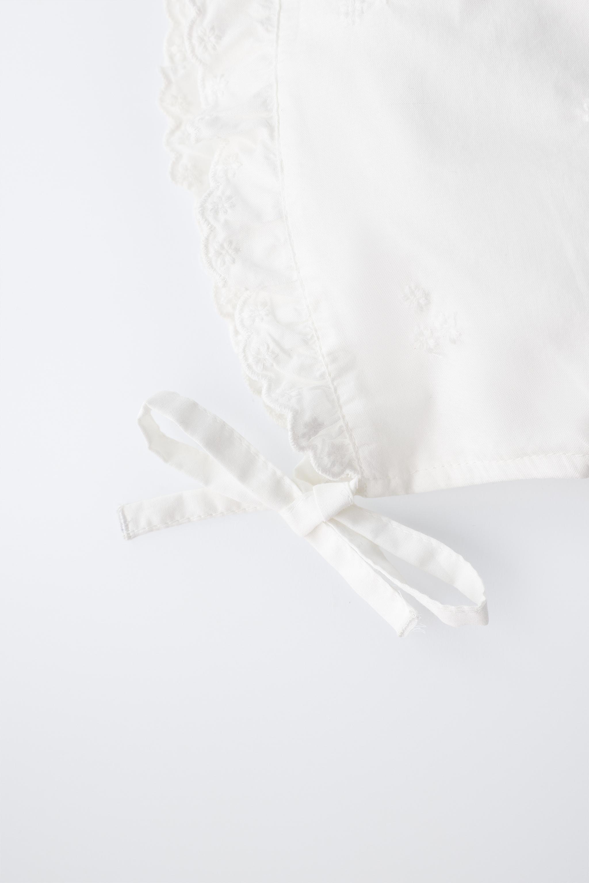 EMBROIDERED RUFFLE BONNET